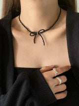 STARE RIBBON NECKLACE