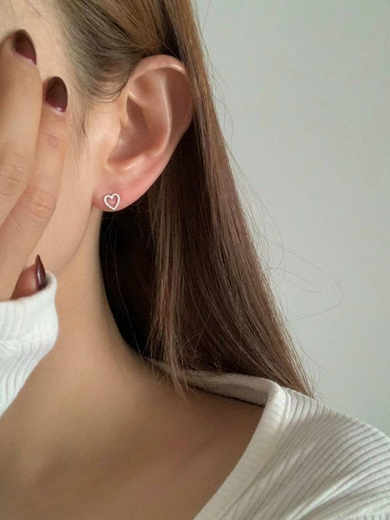 DOT HEART EARRINGS