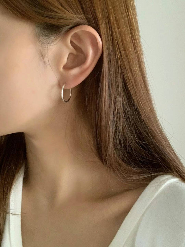 BASIC BOLD RING EARRINGS