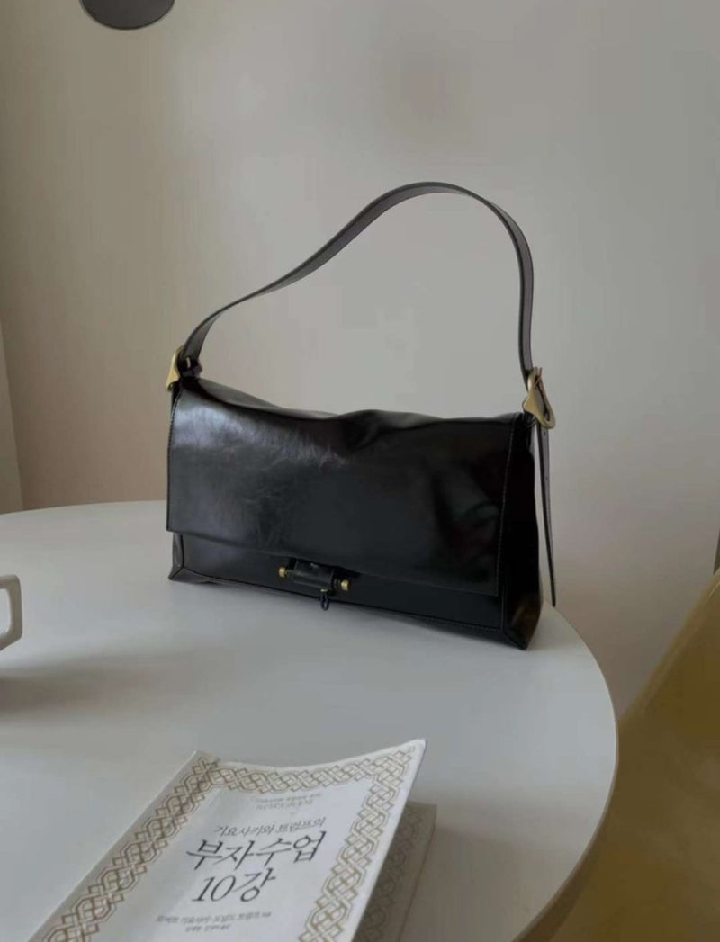 AMANTE SHOULDER BAG