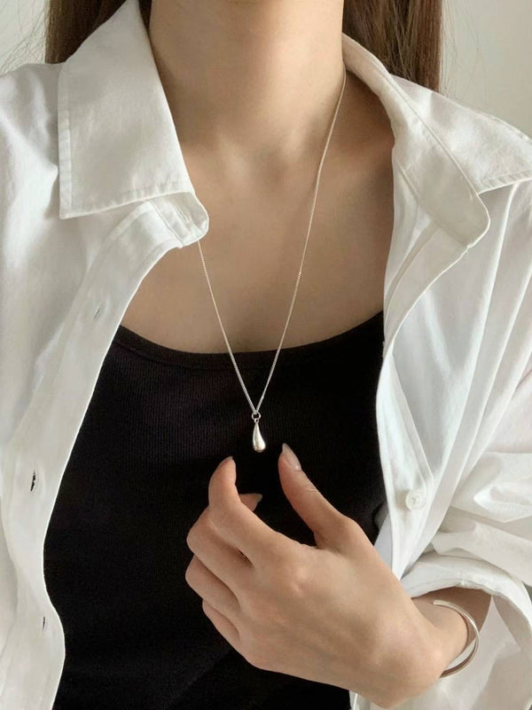 BOLD DROP LONG NECKLACE