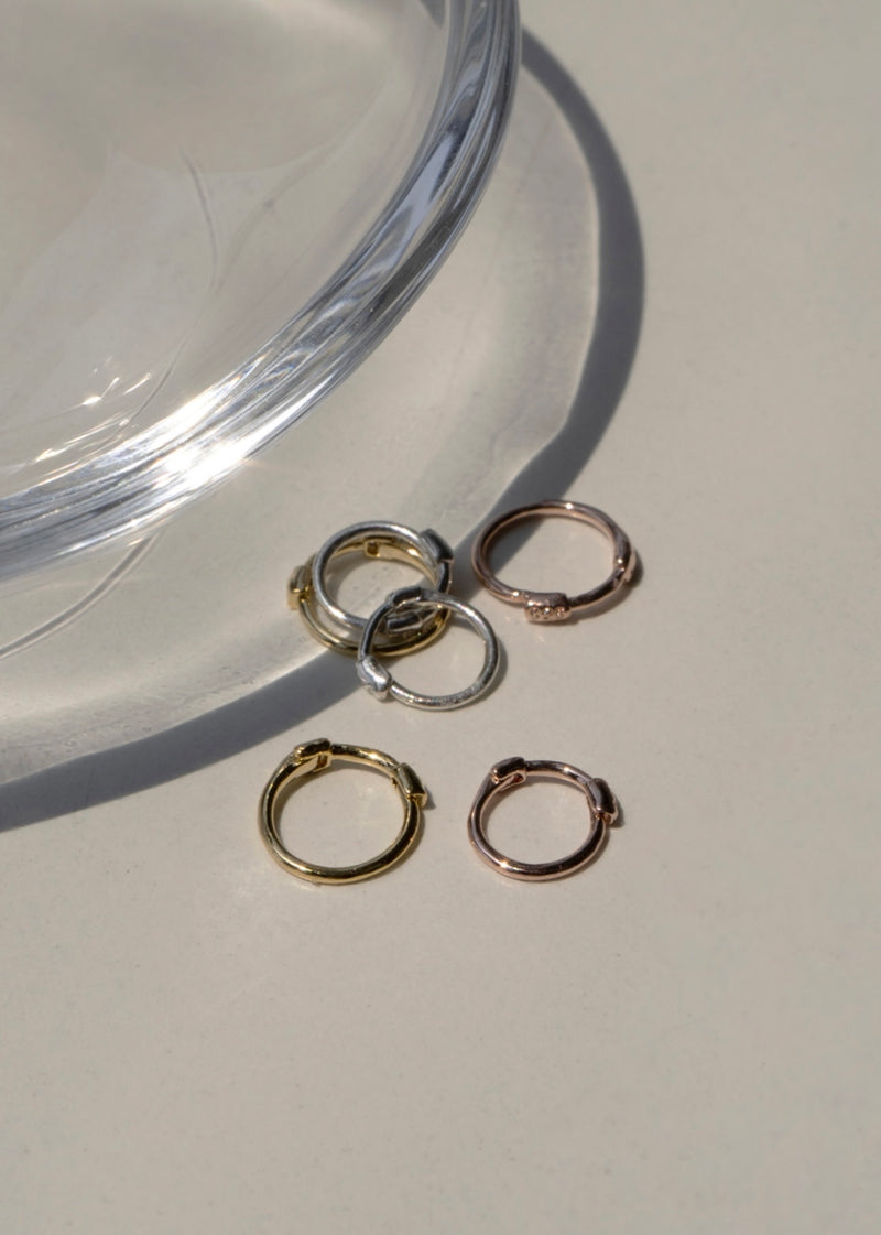 925 MINIMAL RING EARRING