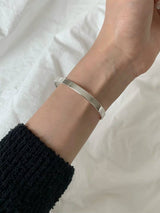 MODISH SILVER BANGLE