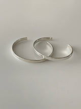 MODISH SILVER BANGLE