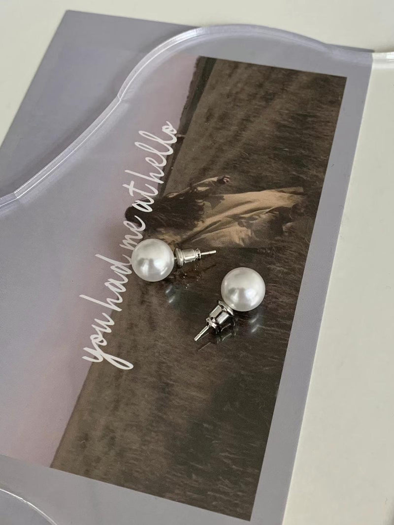 EVERYDAY PEARL EARRINGS