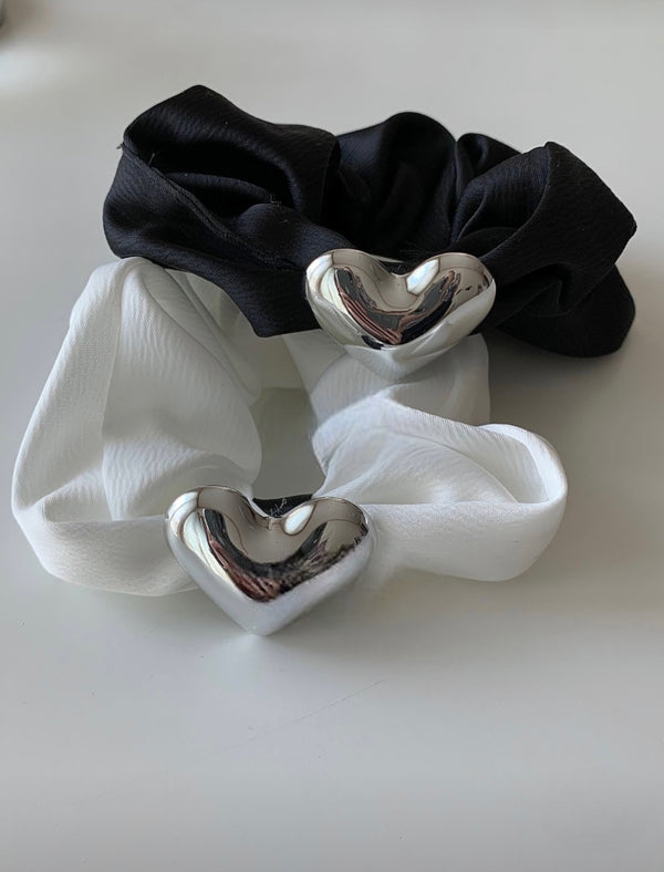 SILVER HEART HAIR TIE