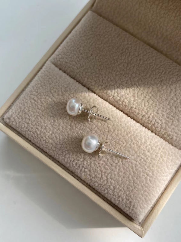 Everyday Pearl Earrings