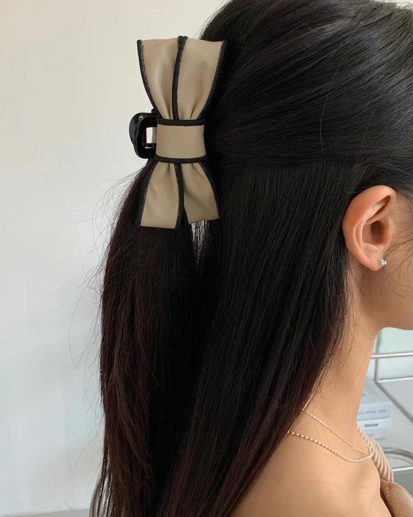 LEATHER RIBBON CLIP