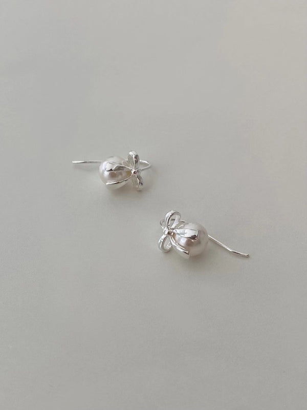 PEARL RIBBON EARRINGS