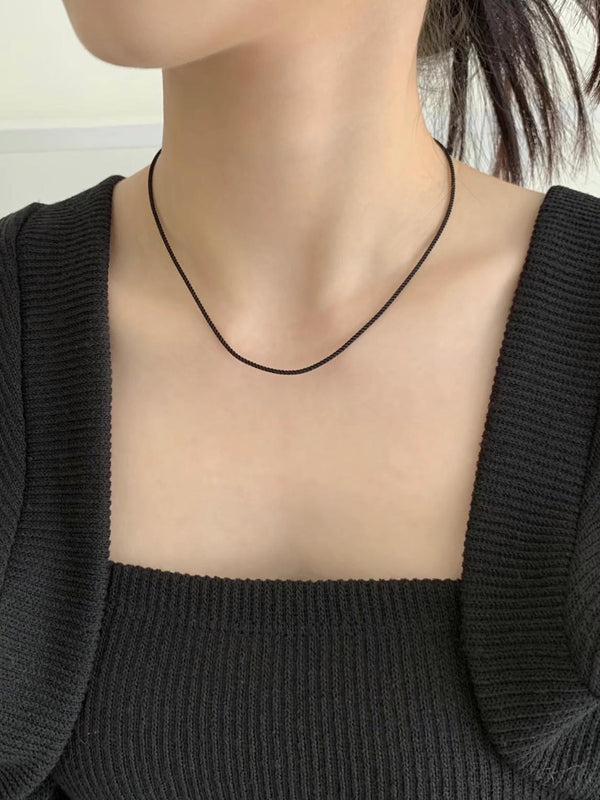 BASIC SILVER NECKLACE