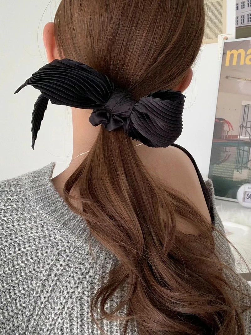 PLEATED RIBBON SCRUNCH