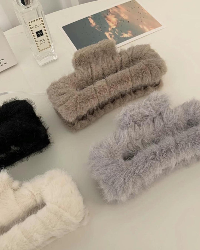 FUR SQUARE HAIR CLIP