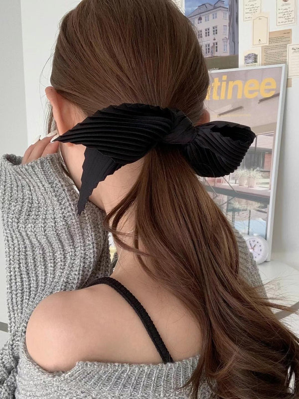 PLEATED RIBBON SCRUNCH