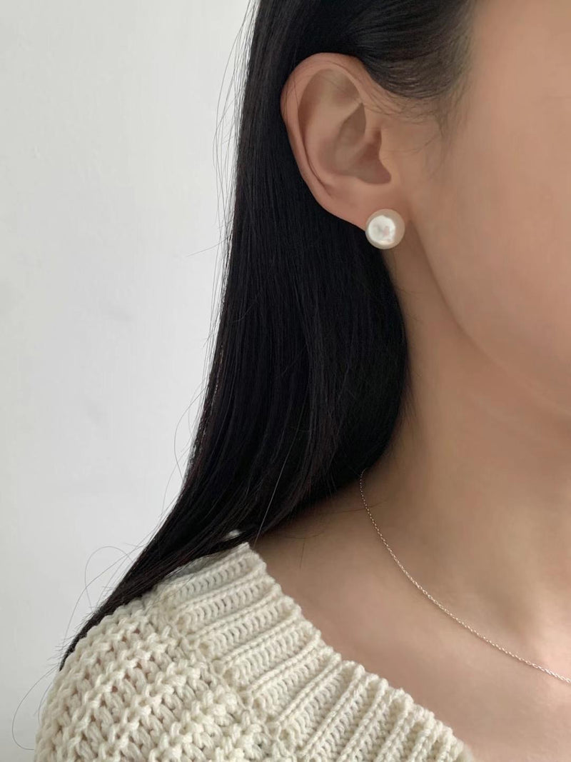 BIG PEARL EARRINGS